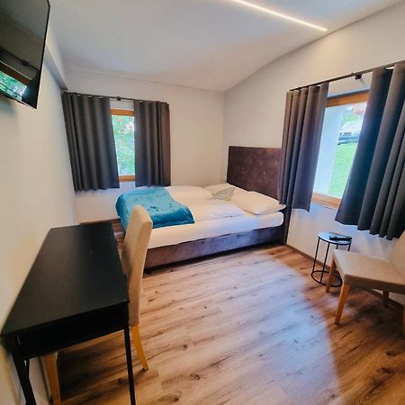 Glacier Rock Guesthouse Solda Ngoại thất bức ảnh