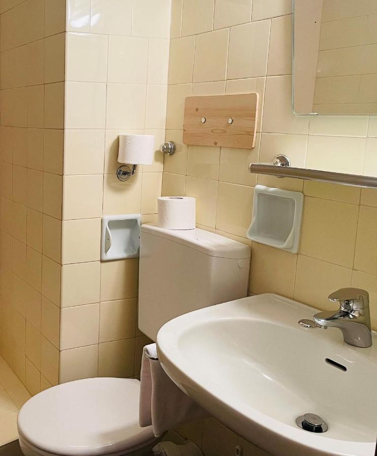Glacier Rock Guesthouse Solda Ngoại thất bức ảnh