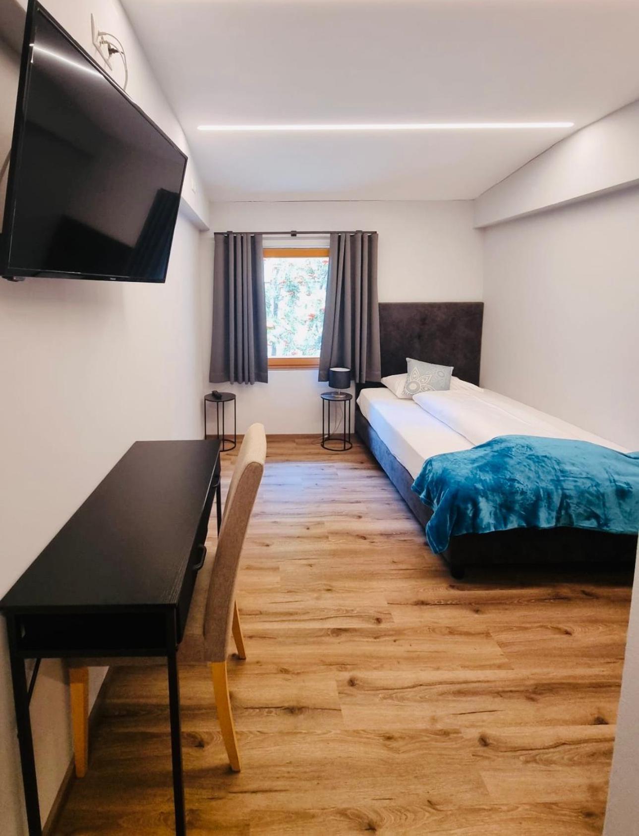 Glacier Rock Guesthouse Solda Ngoại thất bức ảnh