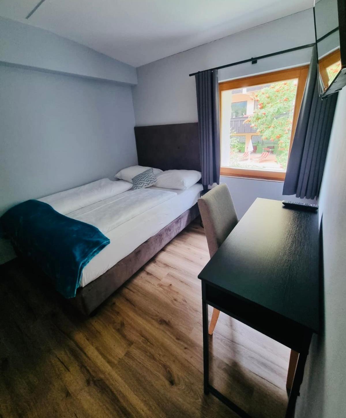Glacier Rock Guesthouse Solda Ngoại thất bức ảnh