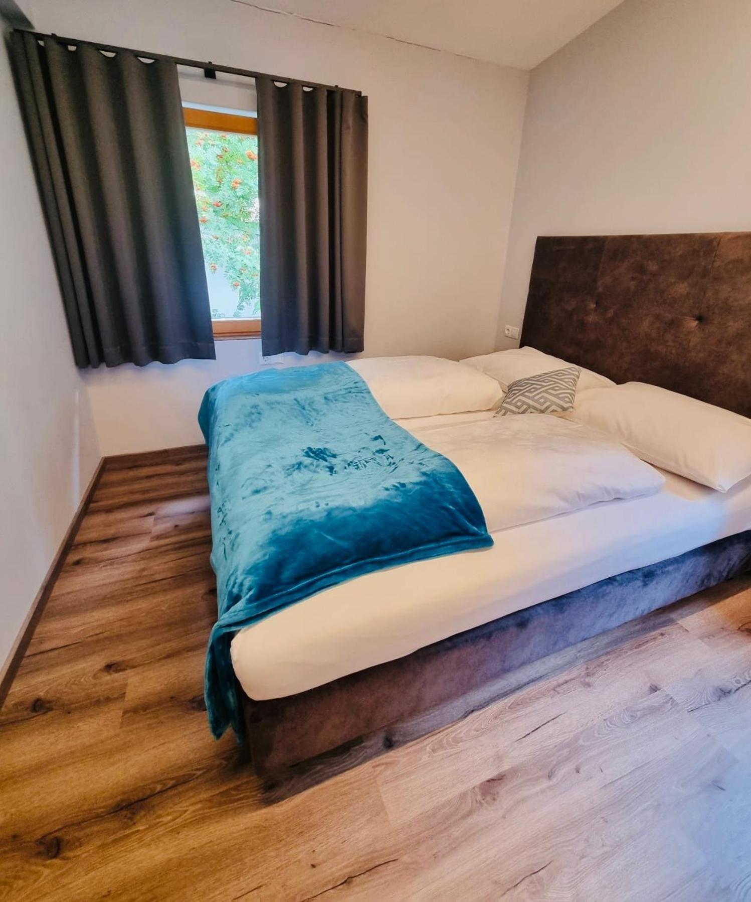 Glacier Rock Guesthouse Solda Ngoại thất bức ảnh