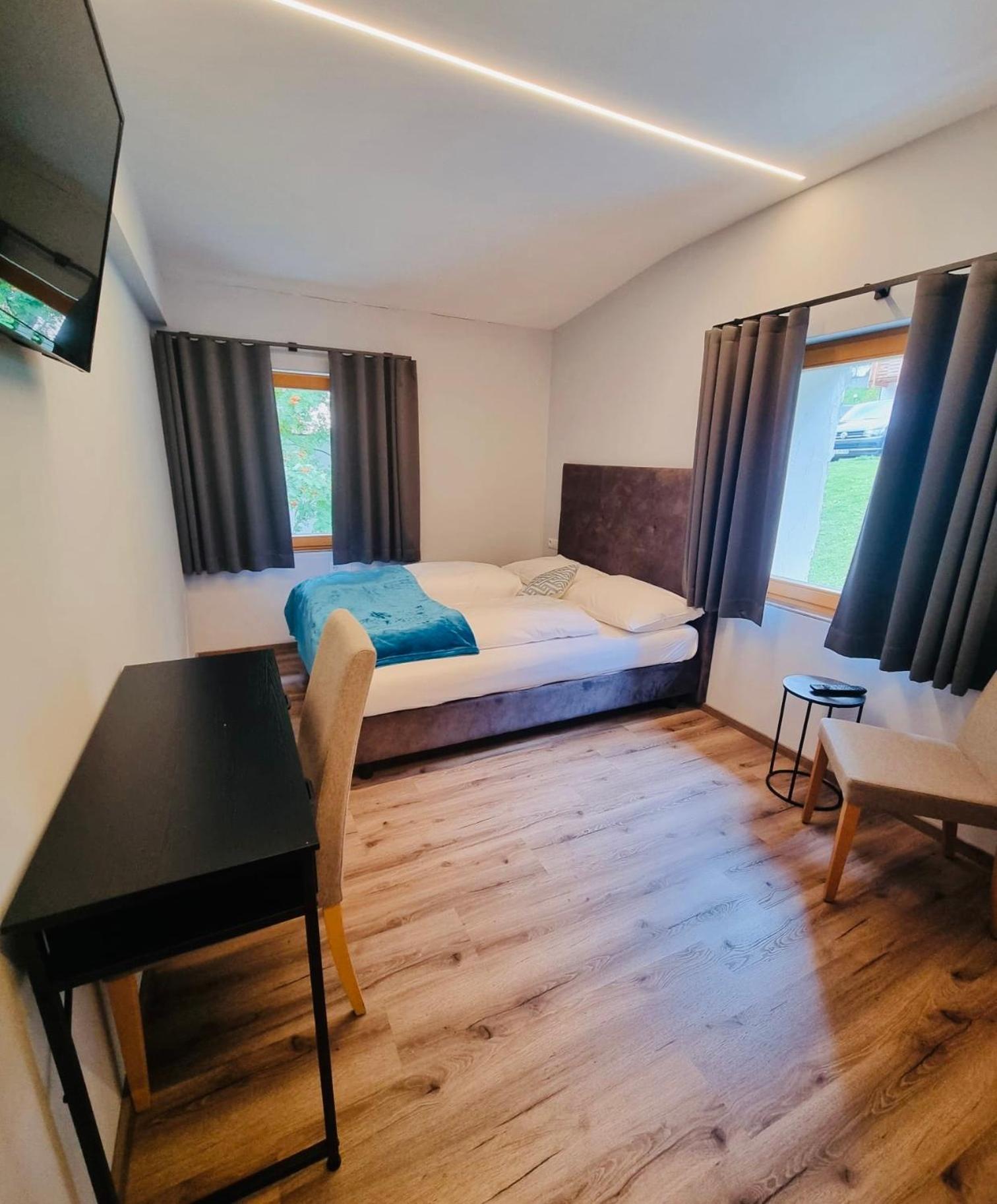 Glacier Rock Guesthouse Solda Ngoại thất bức ảnh